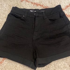 no boundaries shorts black